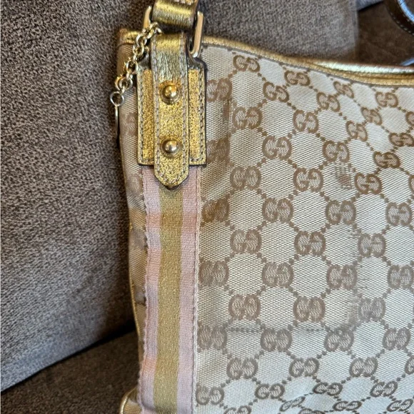 Gucci GG Canvas Metallic Gold Crossbody Bag - Picture 4 of 16